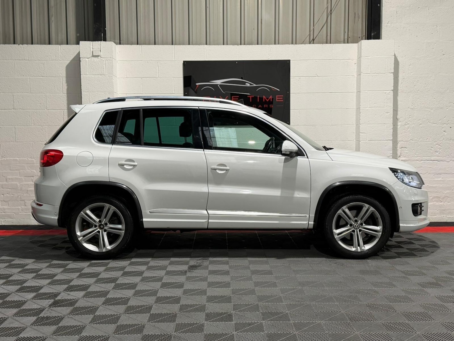Used Volkswagen Tiguan for sale - 77926168: Photo 12