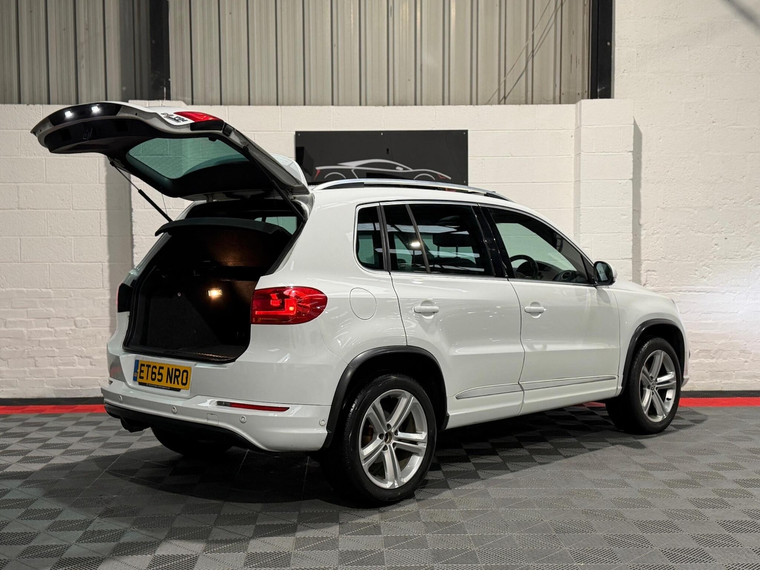 Used Volkswagen Tiguan for sale - 77926168: Photo 14