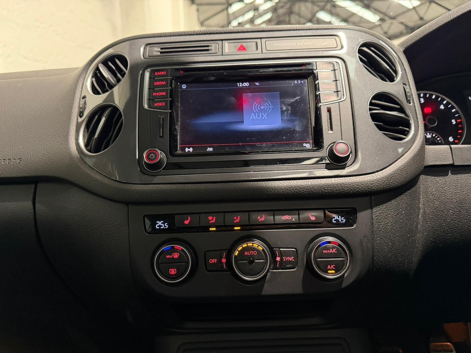 Used Volkswagen Tiguan for sale - 77926168: Photo 36