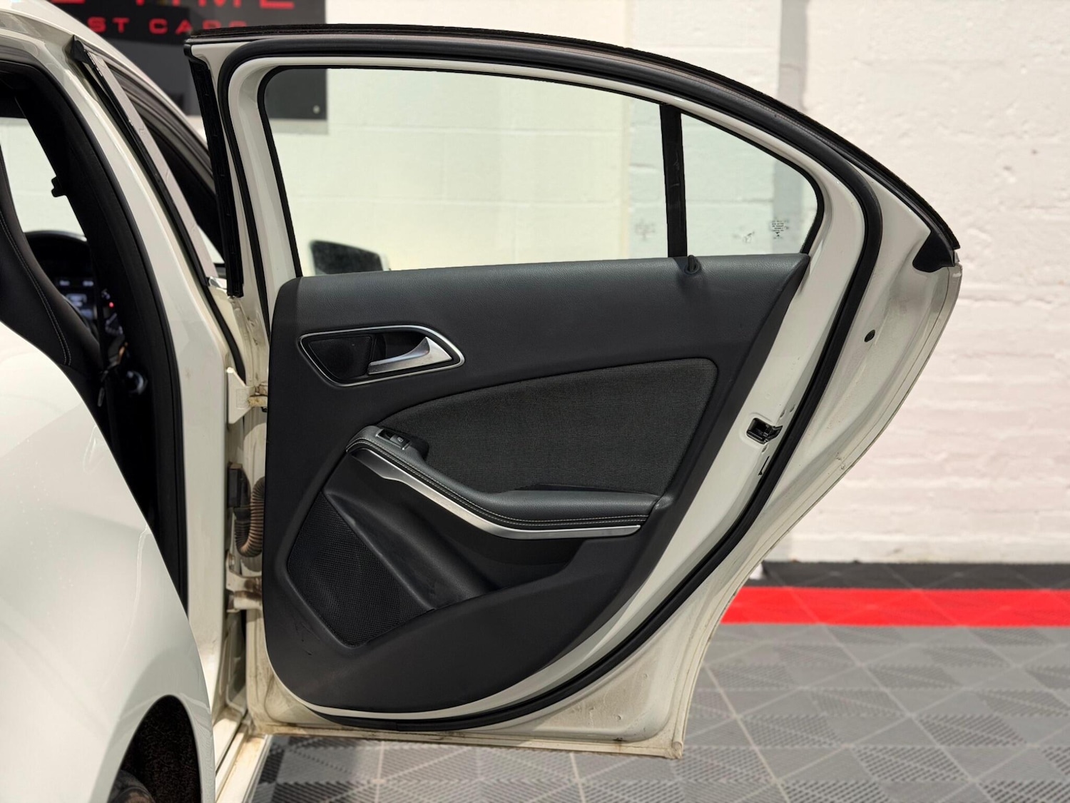 Used Mercedes-Benz A-Class 2015 for sale - 76781071: Photo 15