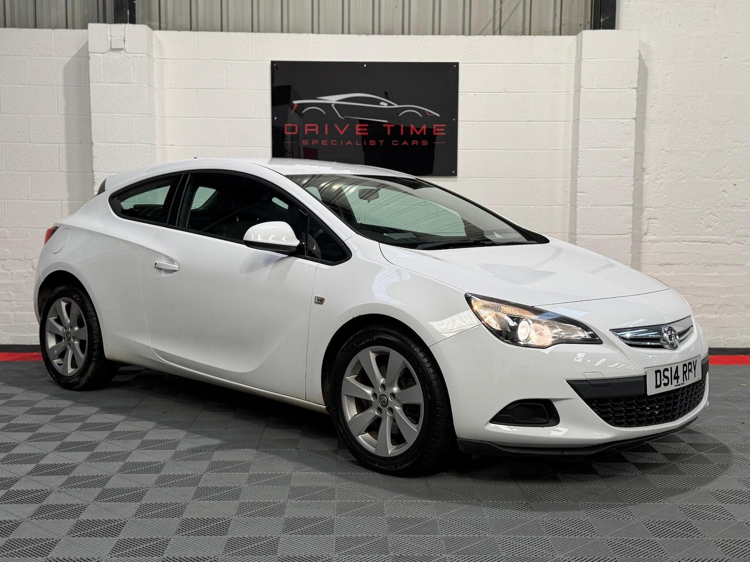 Used Vauxhall Astra GTC 2014 for sale - 76898823: Photo 1