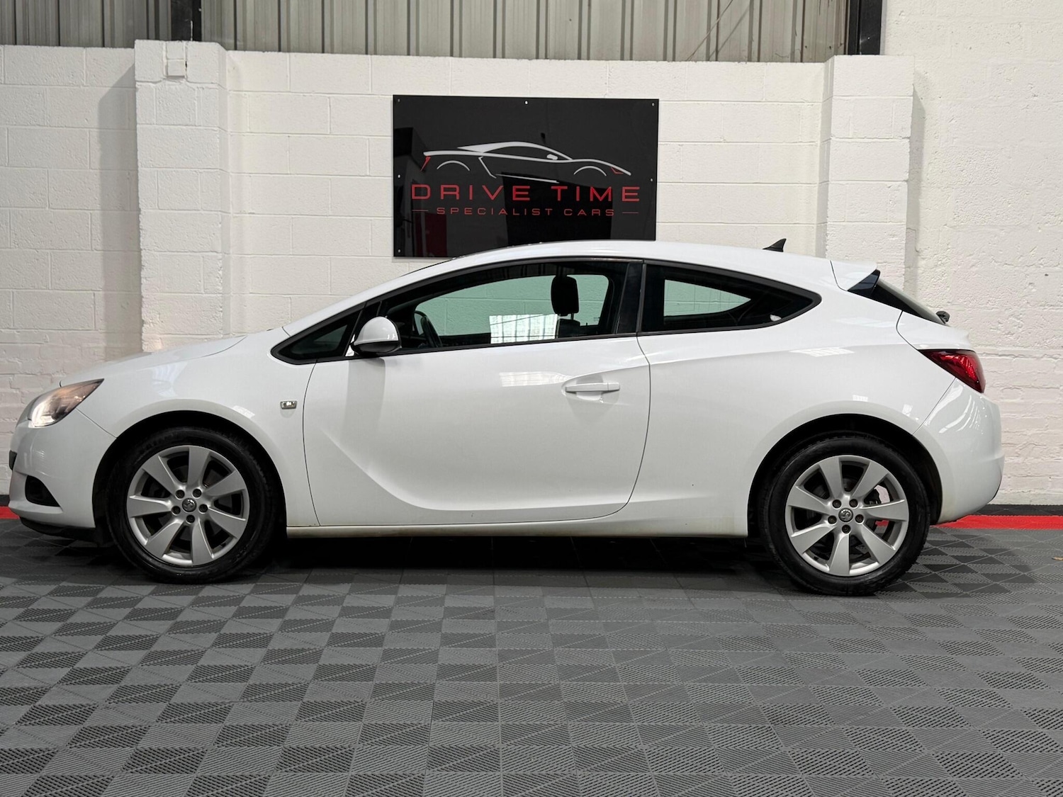 Used Vauxhall Astra GTC 2014 for sale - 76898823: Photo 10
