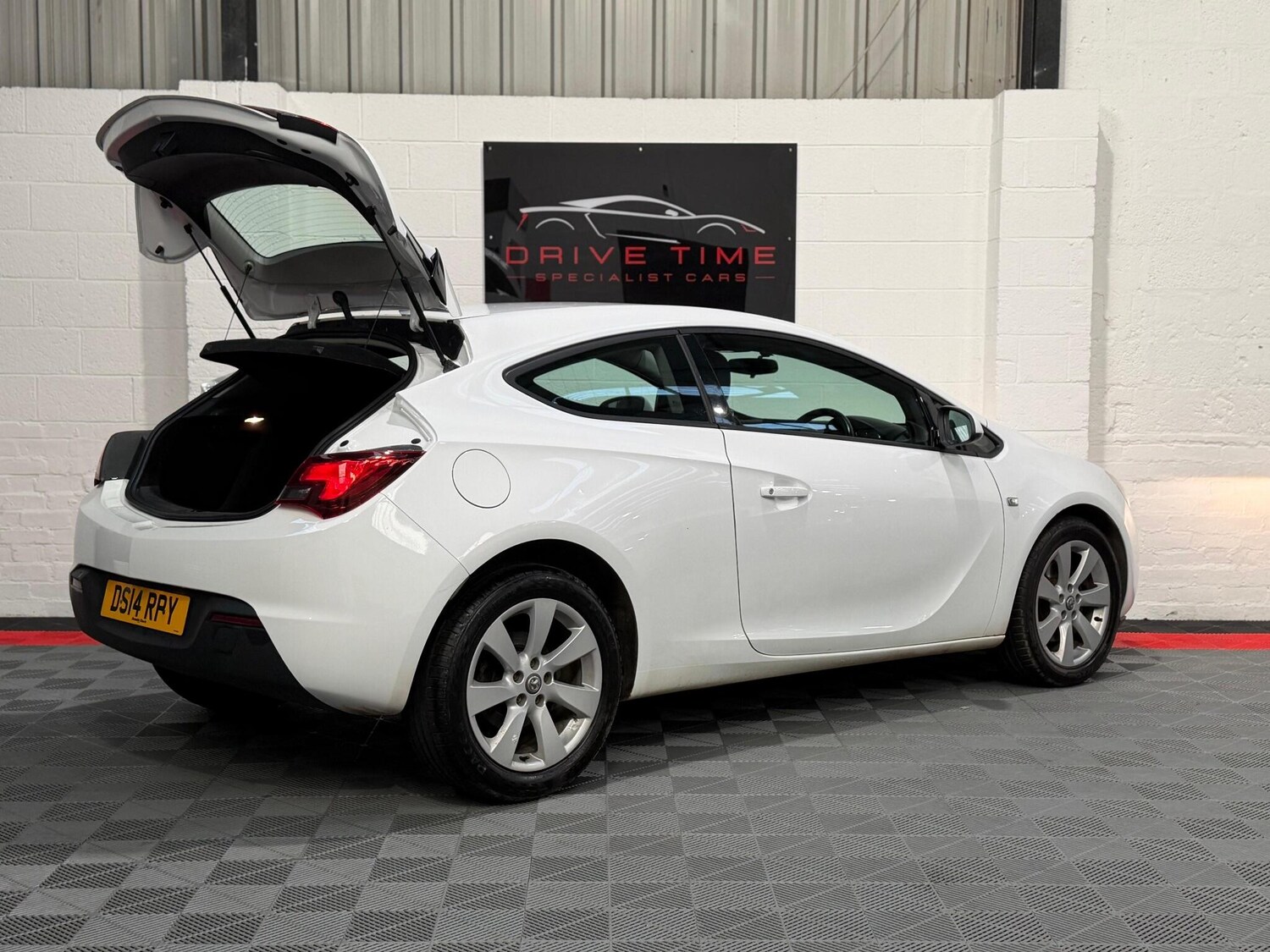 Used Vauxhall Astra GTC 2014 for sale - 76898823: Photo 16