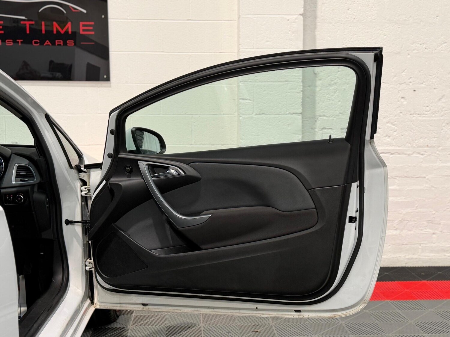 Used Vauxhall Astra GTC 2014 for sale - 76898823: Photo 24