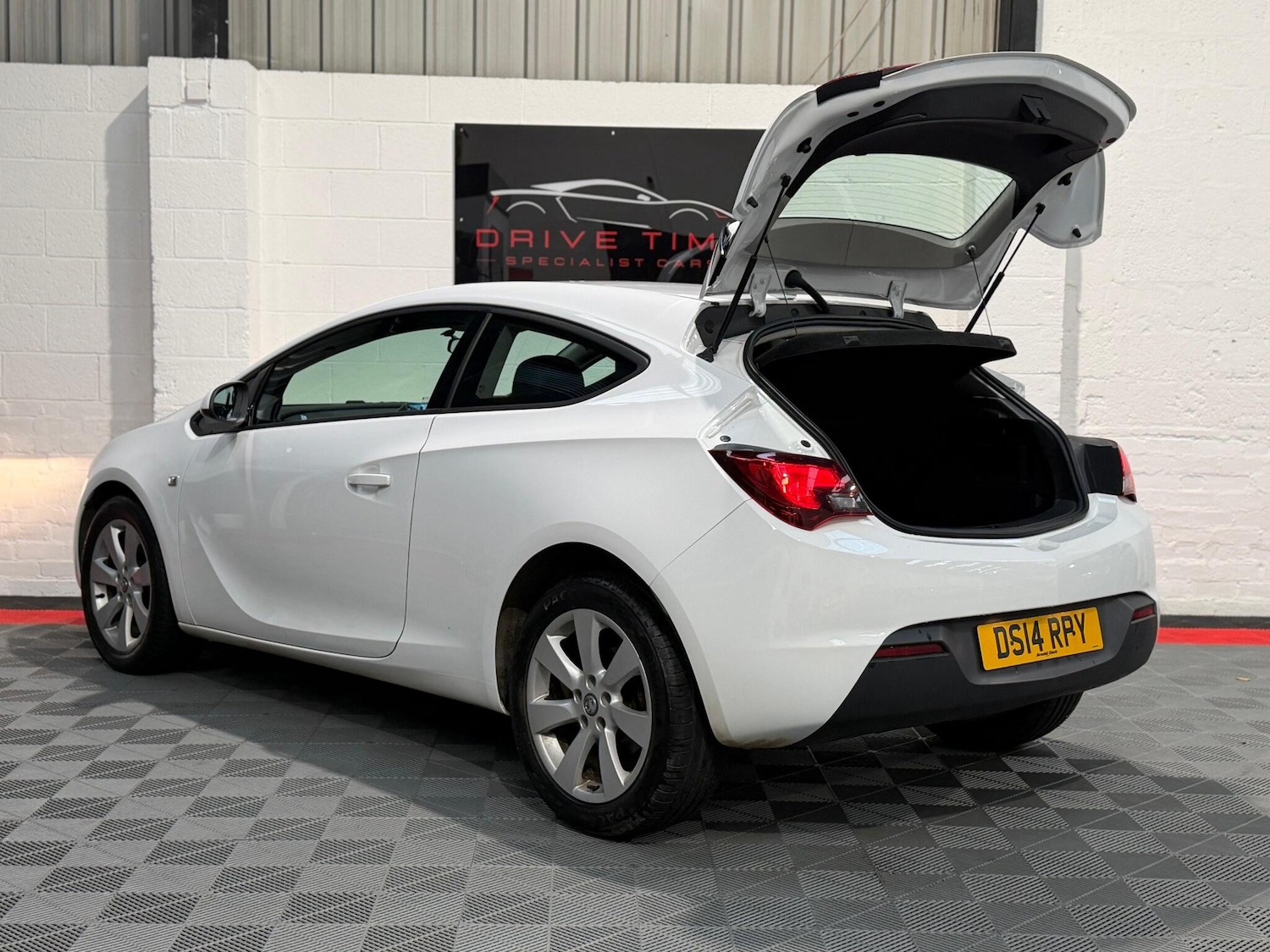 Used Vauxhall Astra GTC 2014 for sale - 76898823: Photo 8
