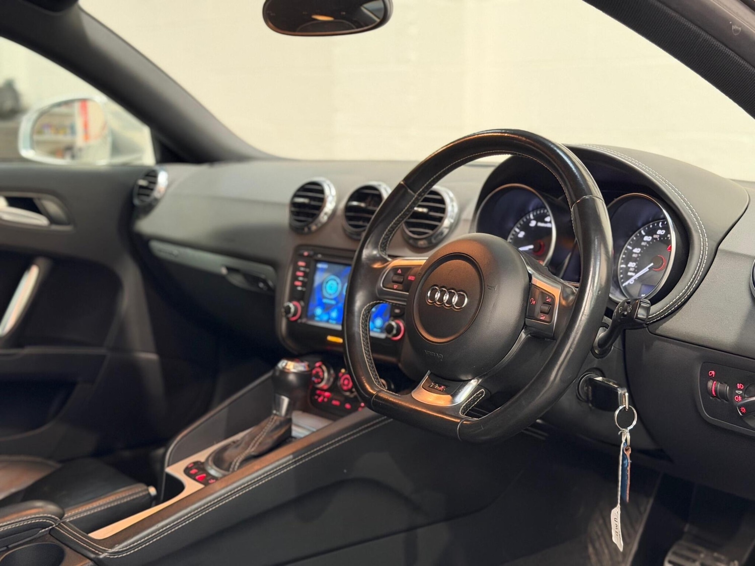 Used Audi TT 2010 for sale - 76781408: Photo 18