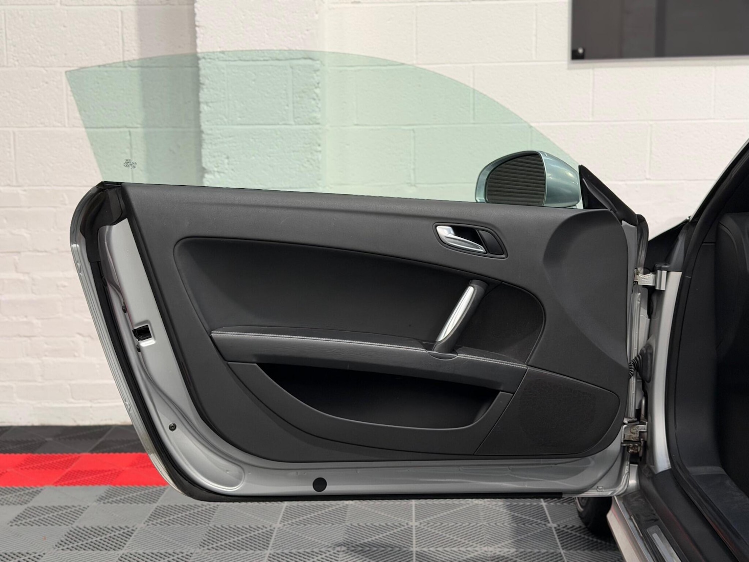 Used Audi TT 2010 for sale - 76781408: Photo 21