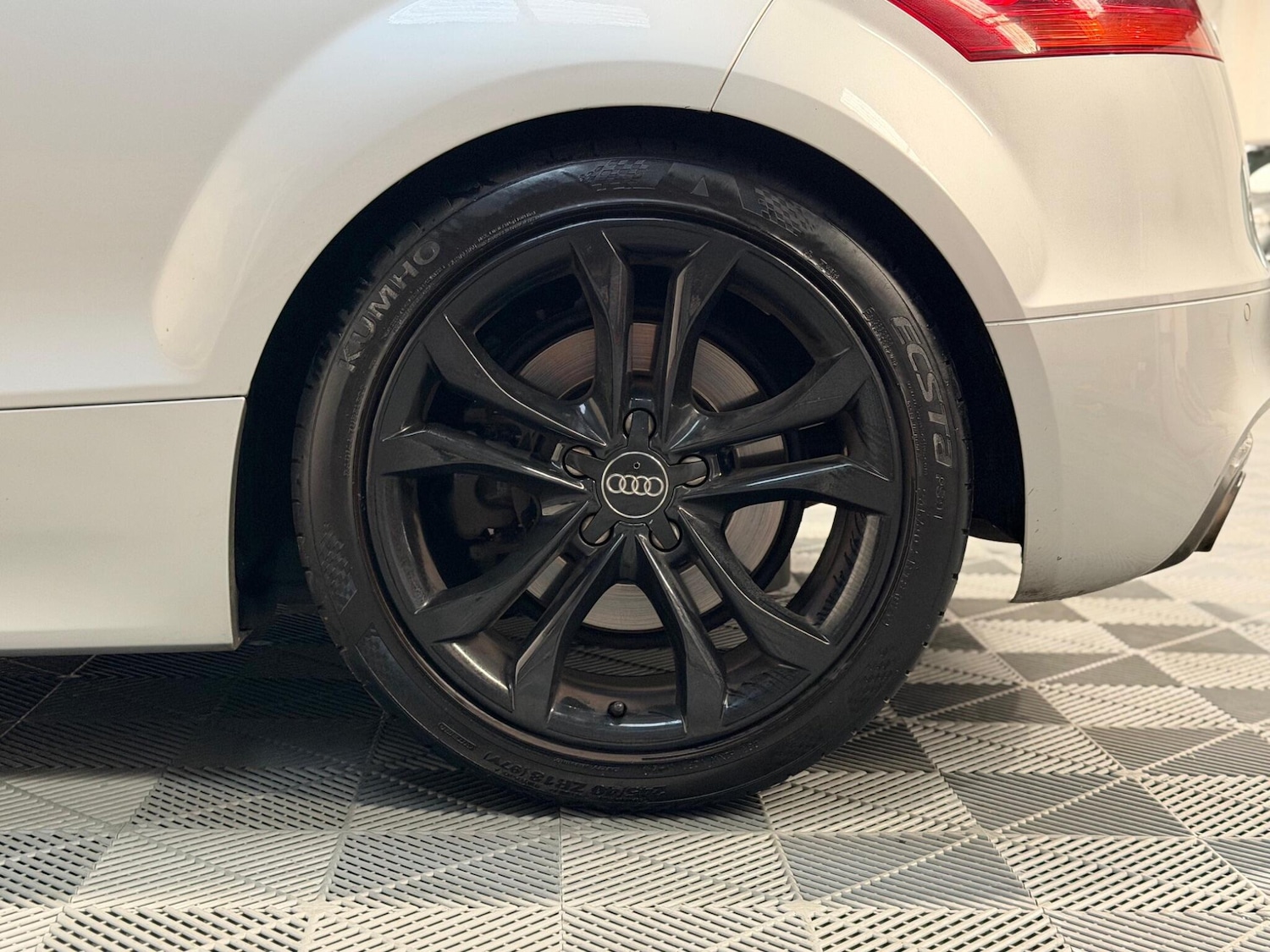 Used Audi TT 2010 for sale - 76781408: Photo 25