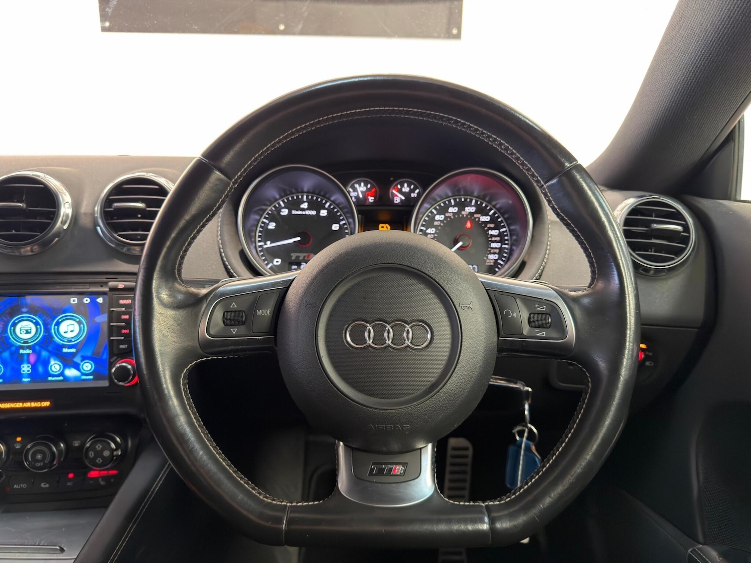 Used Audi TT 2010 for sale - 76781408: Photo 32