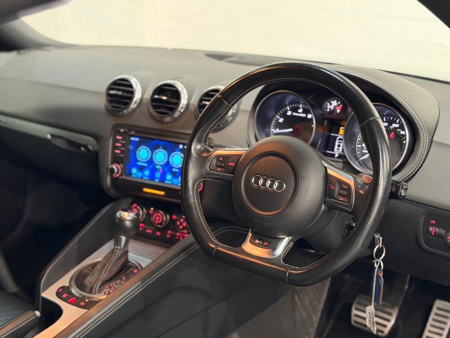 Used Audi TT 2010 for sale - 76781408: Photo 48