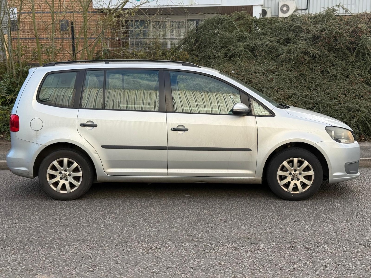 Used Volkswagen Touran 2011 for sale - 78127824: Photo 10