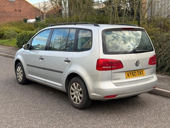 Used Volkswagen Touran 2011 for sale - 78127824: Photo