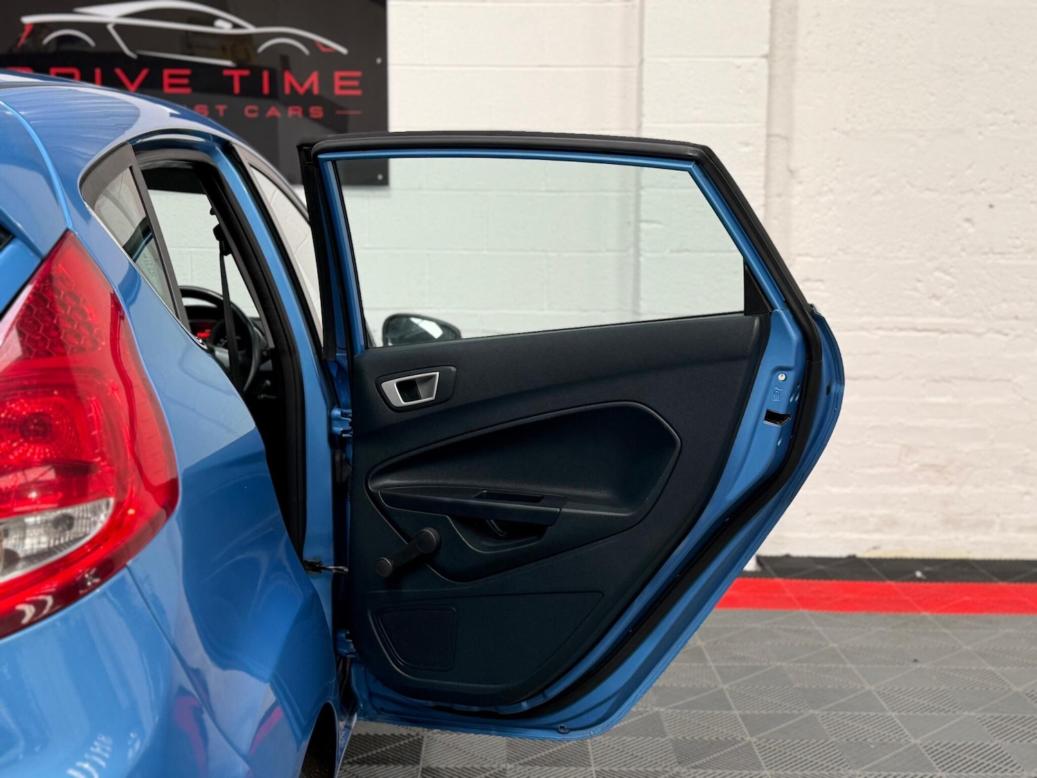 Used Ford Fiesta 2011 for sale - 77978102: Photo 27