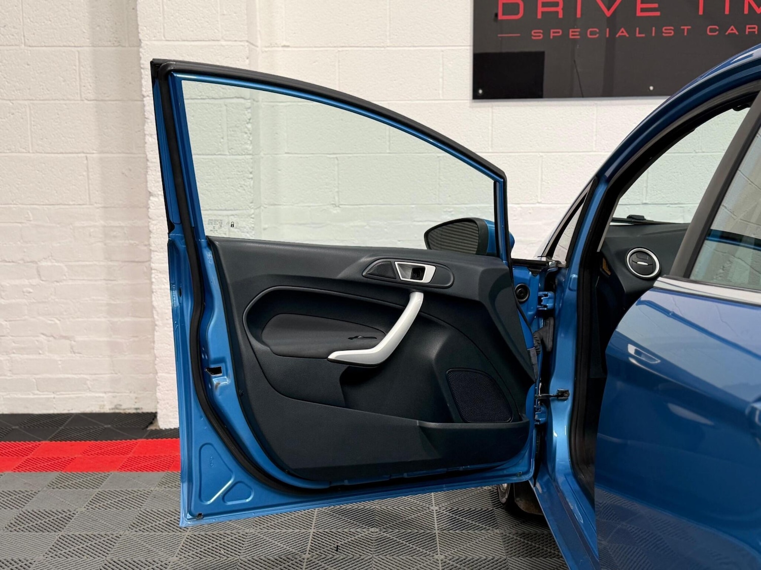 Used Ford Fiesta 2011 for sale - 77978102: Photo 30