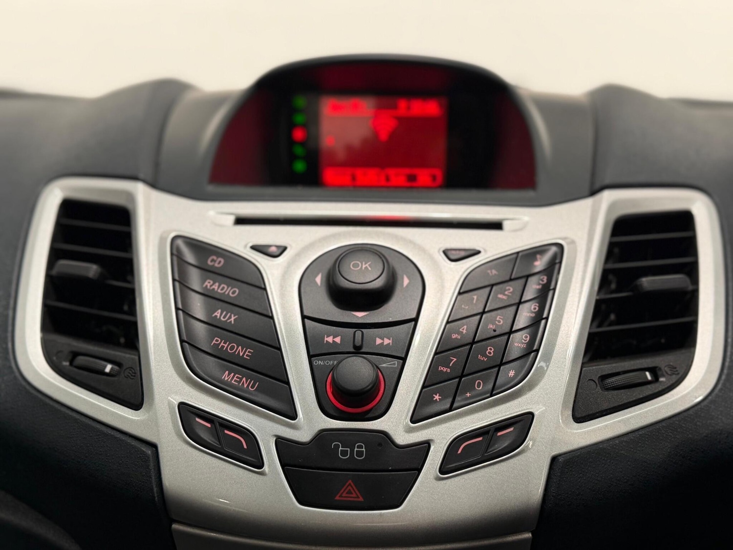 Used Ford Fiesta 2011 for sale - 77978102: Photo 35