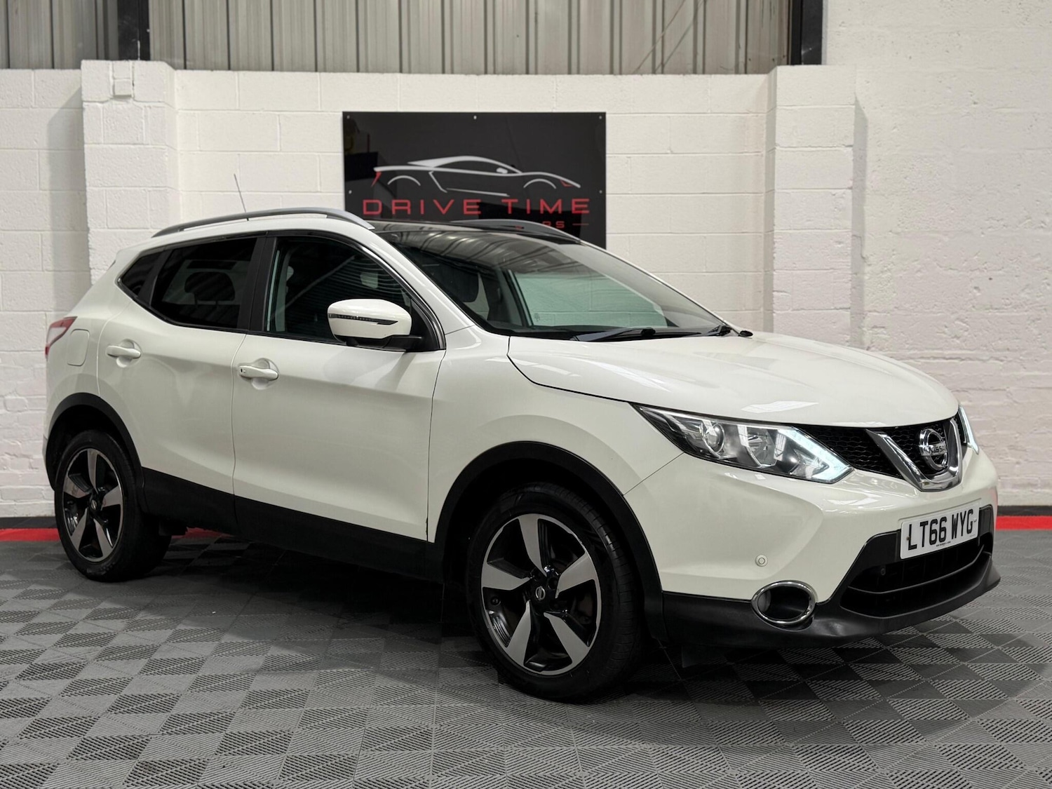 Used Nissan Qashqai 2016 for sale - 77882442: Photo 3