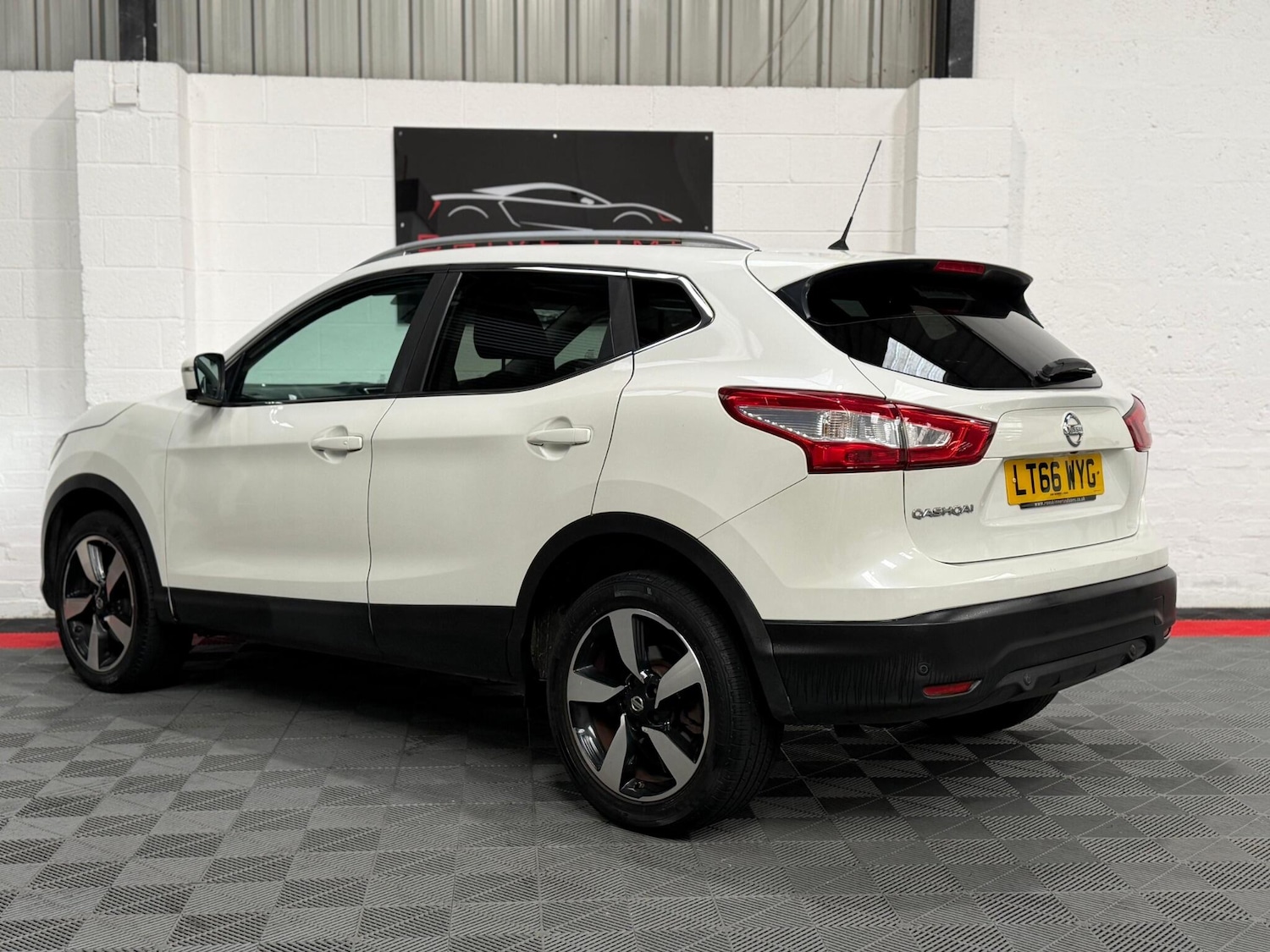 Used Nissan Qashqai 2016 for sale - 77882442: Photo 4