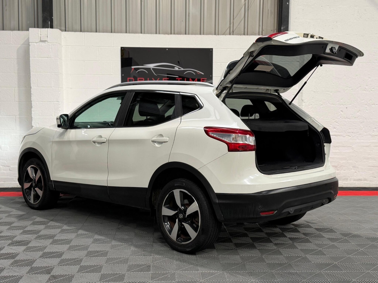 Used Nissan Qashqai 2016 for sale - 77882442: Photo 6