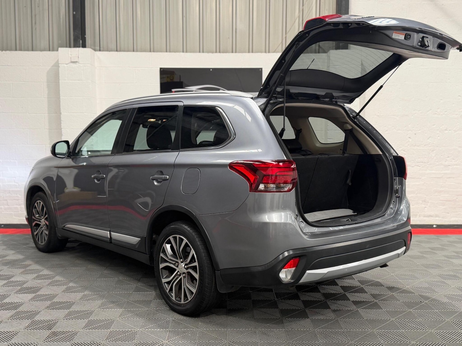 Used Mitsubishi Outlander 2016 for sale - 78072268: Photo 13