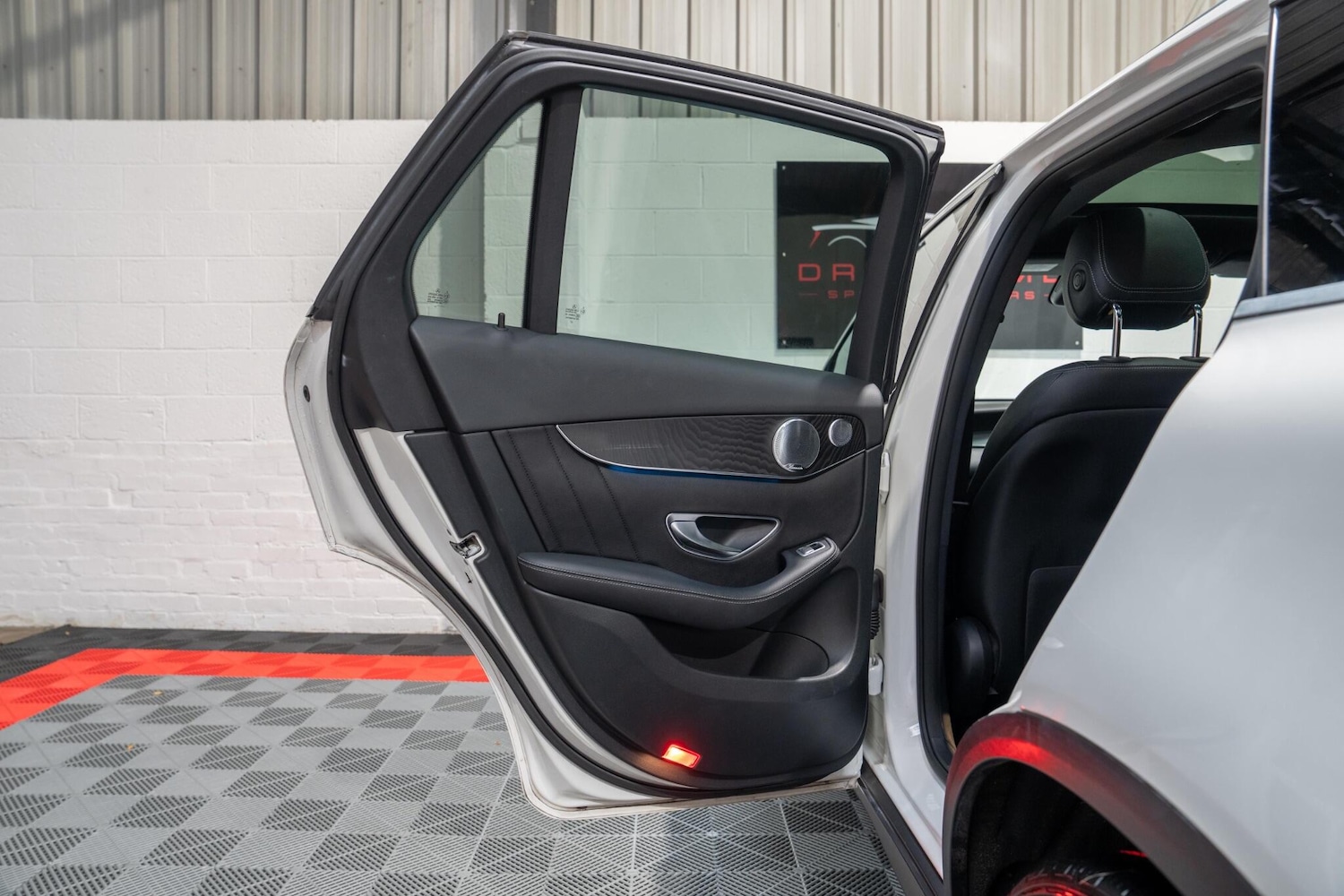 Used Mercedes-Benz GLC 2016 for sale - 77175282: Photo 17