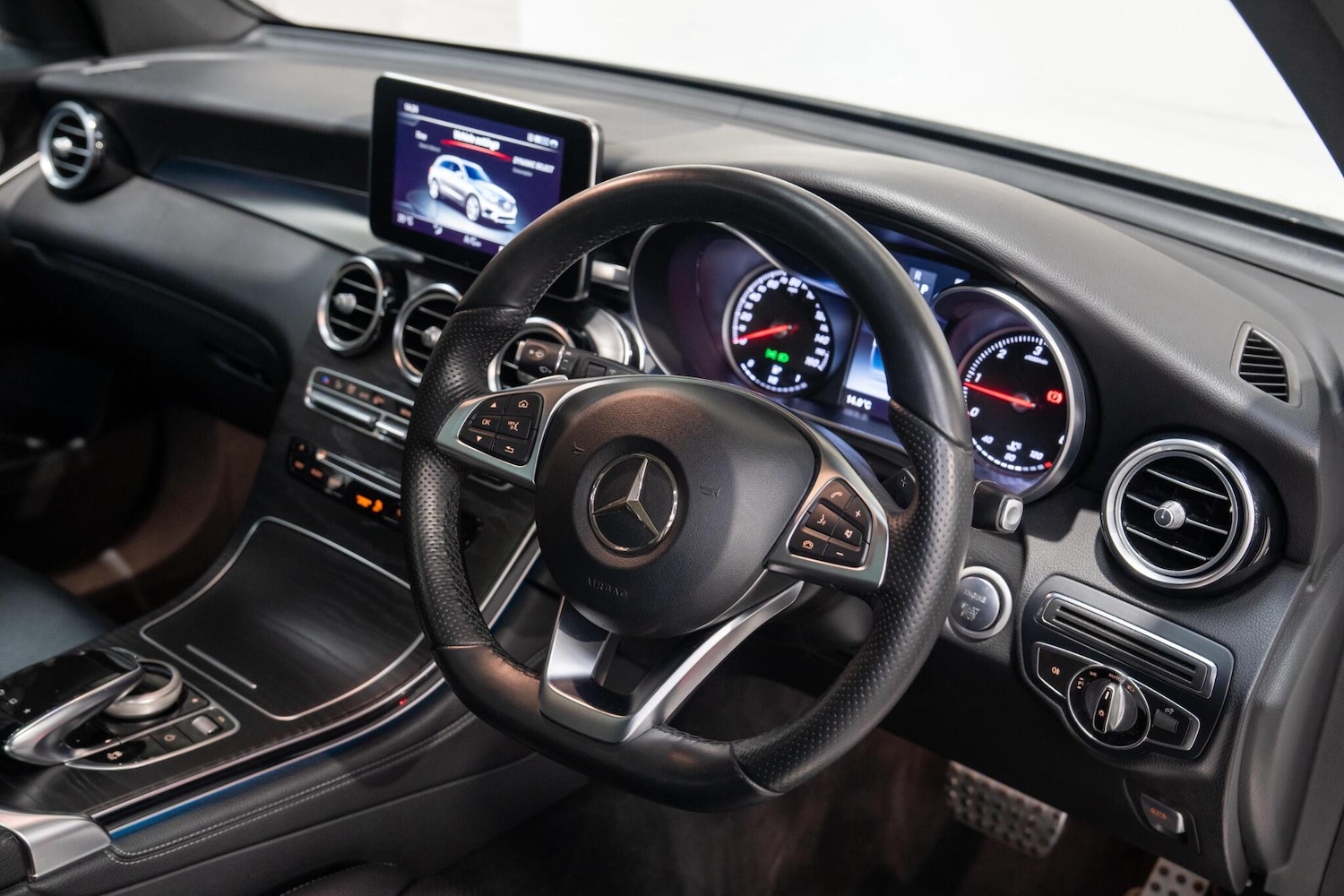 Used Mercedes-Benz GLC 2016 for sale - 77175282: Photo 28