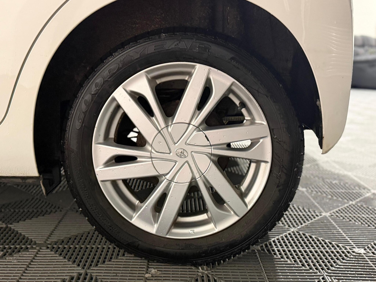 Used Toyota AYGO 2015 for sale - 77155889: Photo 15