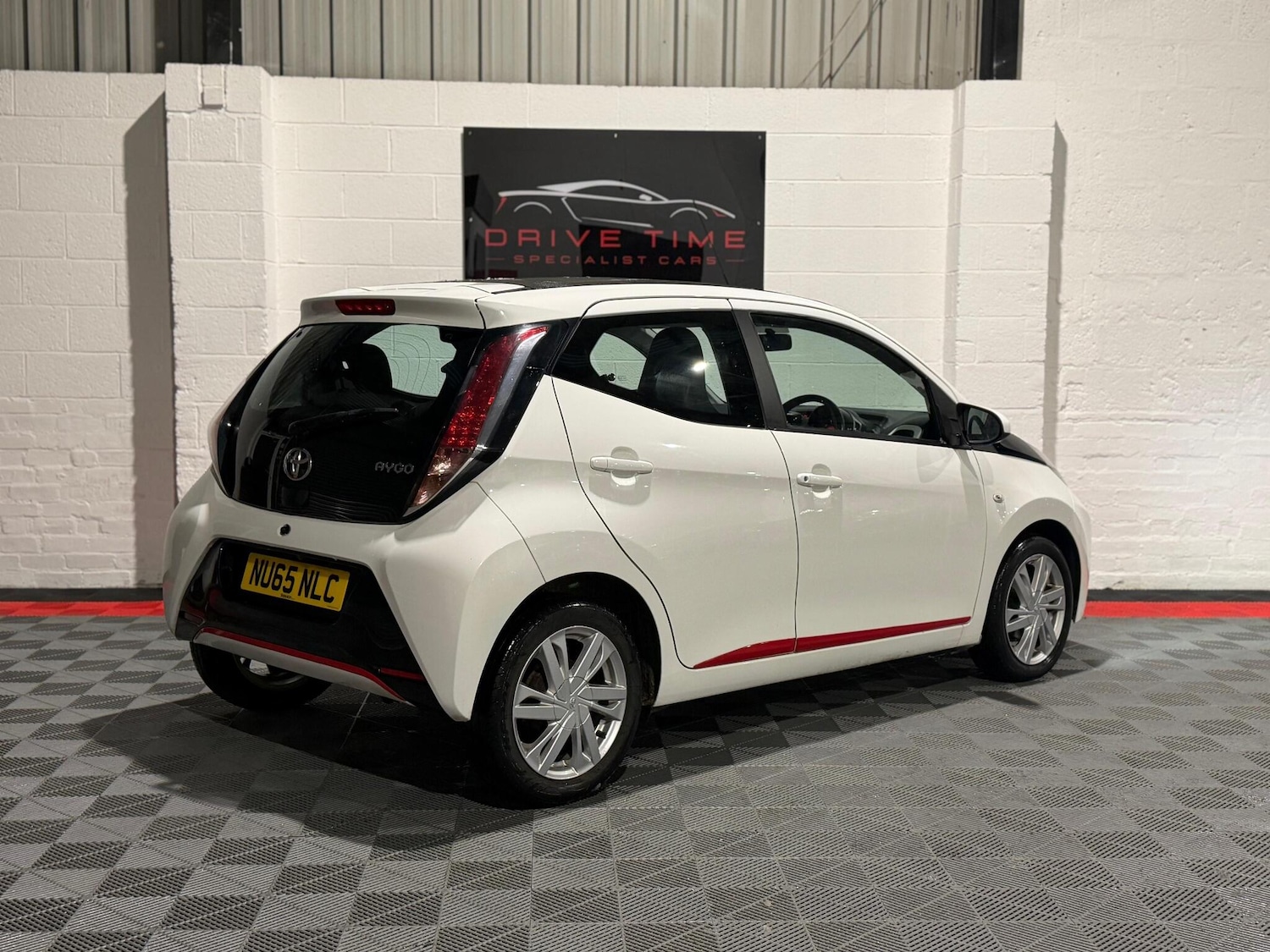Used Toyota AYGO 2015 for sale - 77155889: Photo 2