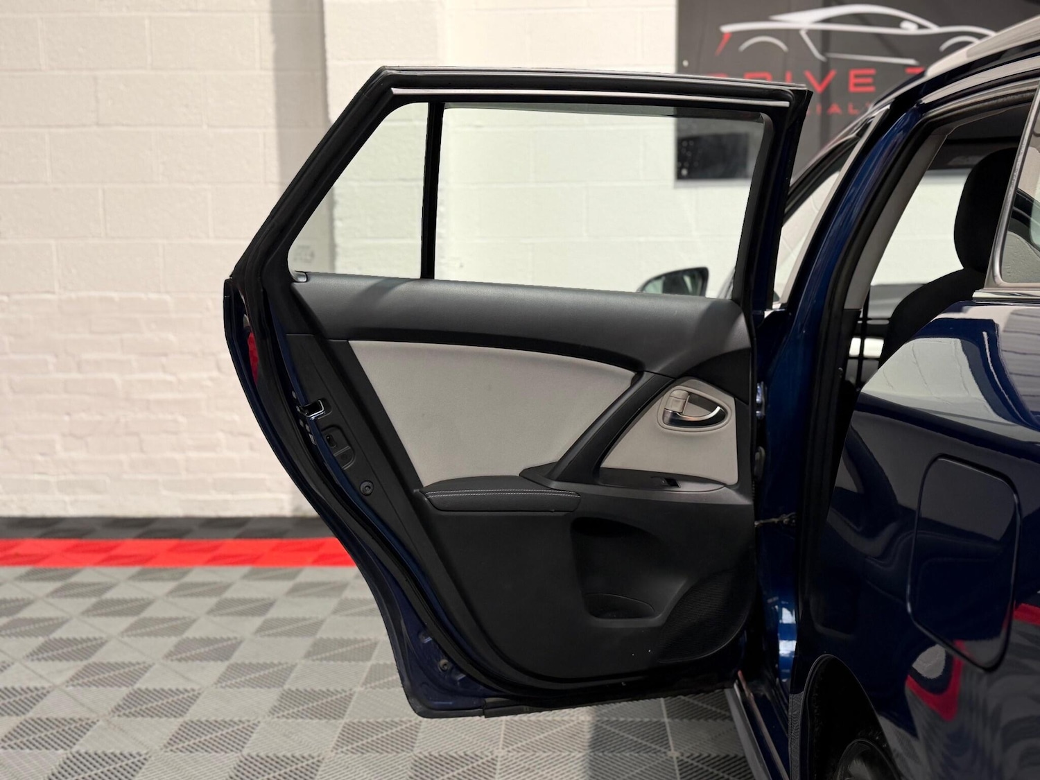 Used Toyota Avensis 2016 for sale - 77131747: Photo 21