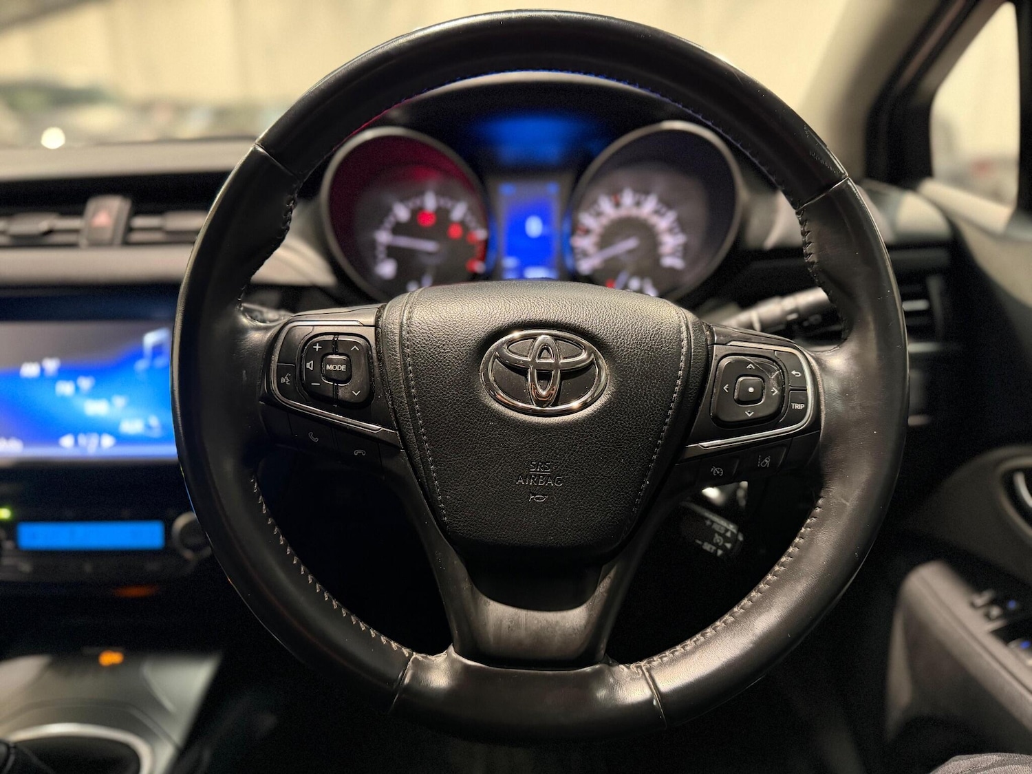 Used Toyota Avensis 2016 for sale - 77131747: Photo 35