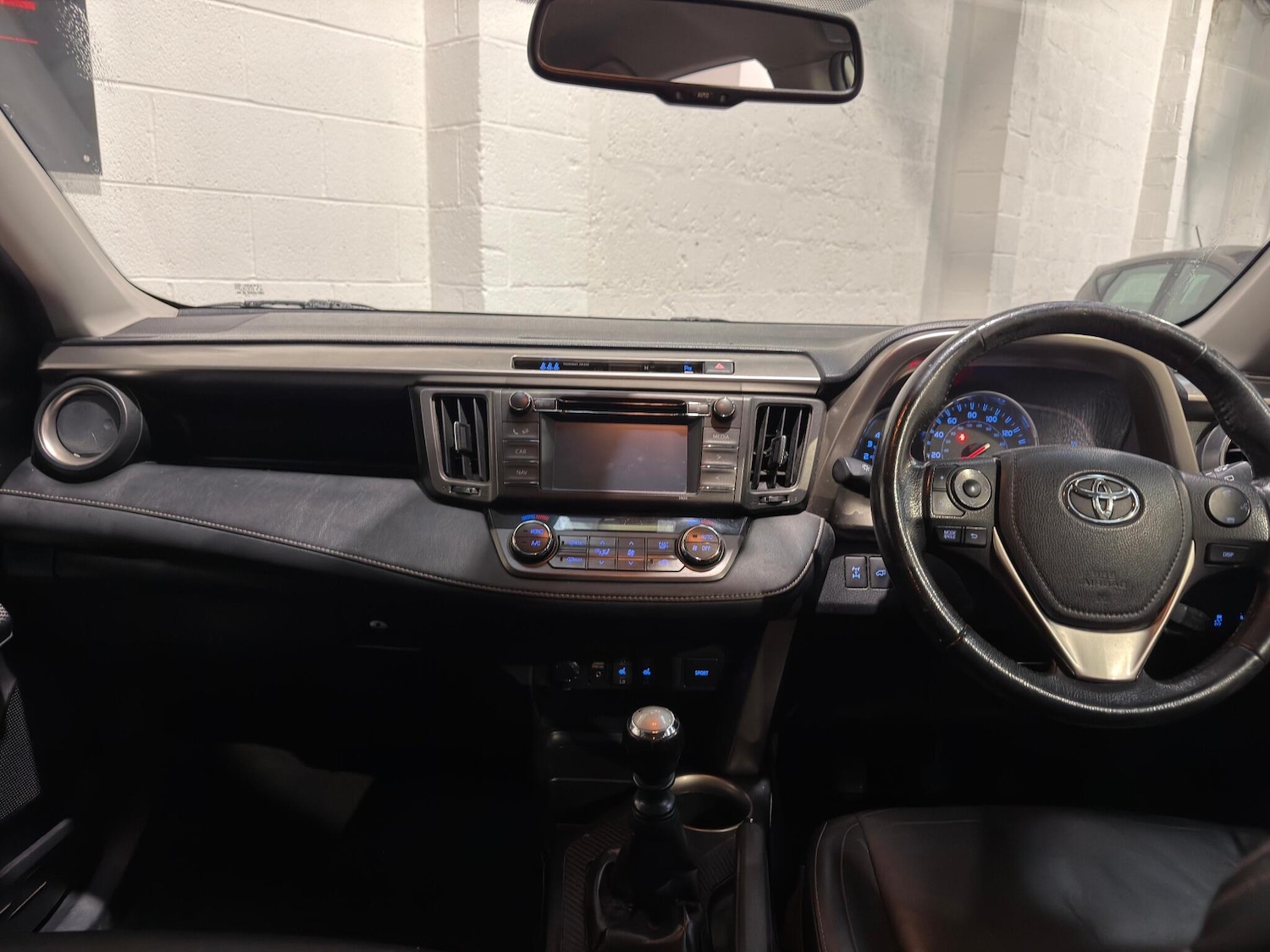 Used Toyota RAV4 2015 for sale - 77255151: Photo 15