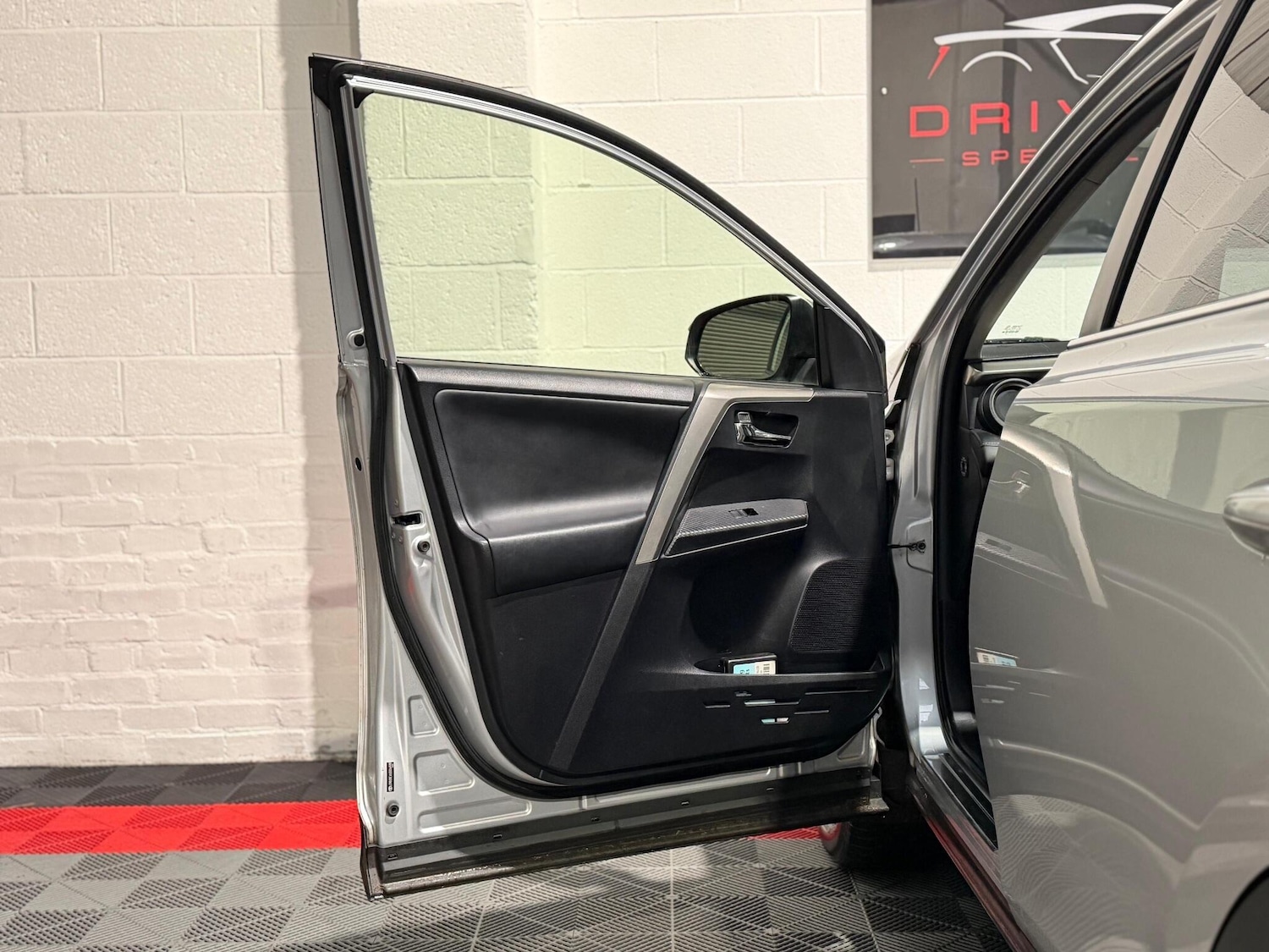 Used Toyota RAV4 2015 for sale - 77255151: Photo 21