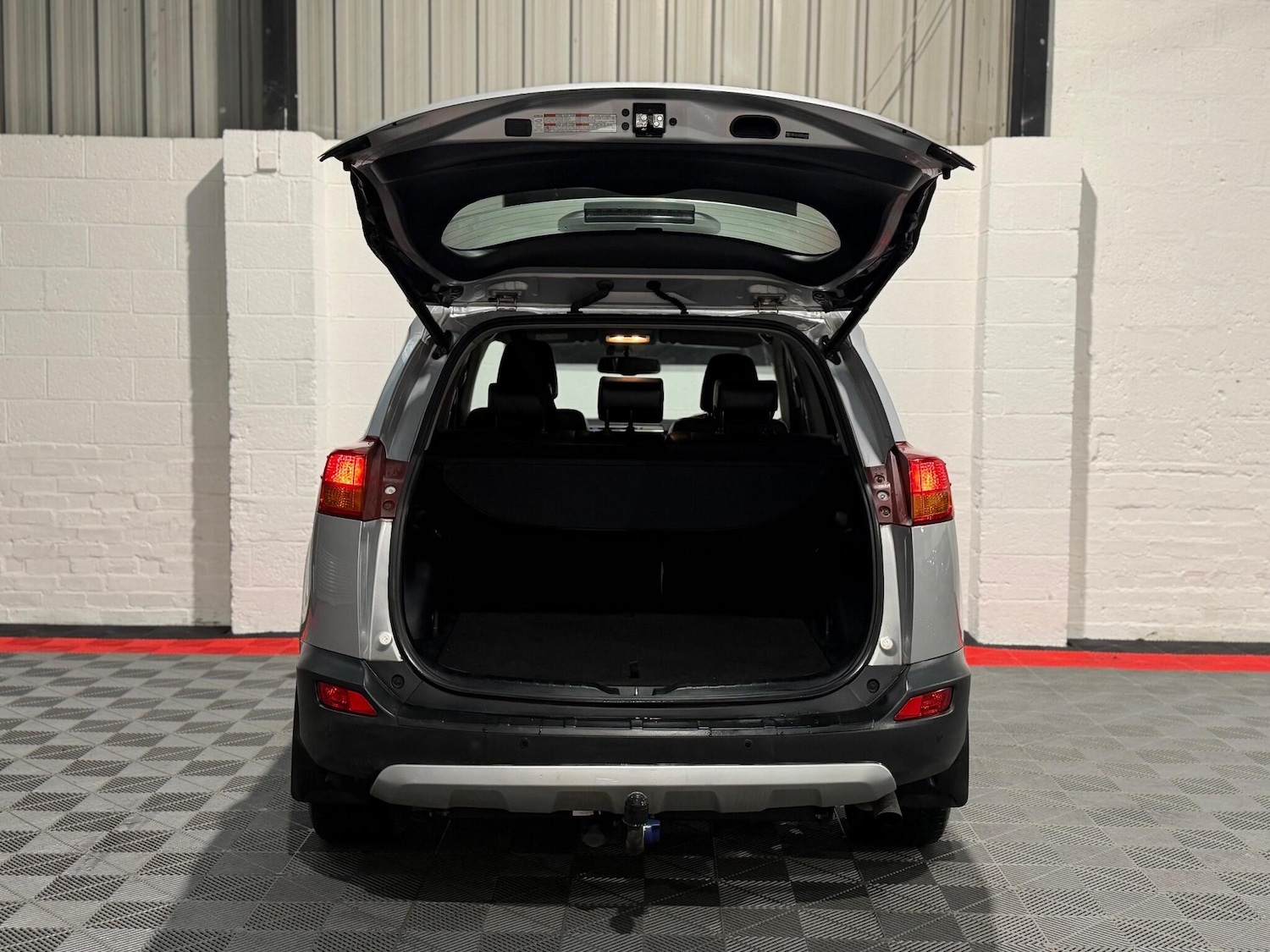 Used Toyota RAV4 2015 for sale - 77255151: Photo 32