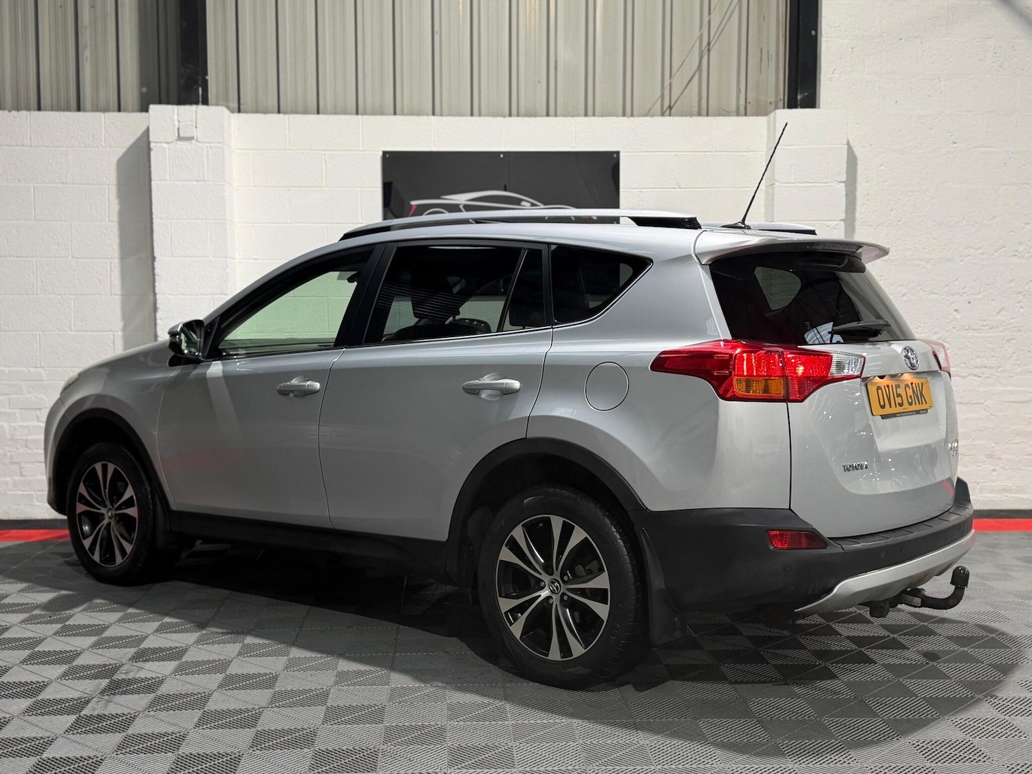 Used Toyota RAV4 2015 for sale - 77255151: Photo 8