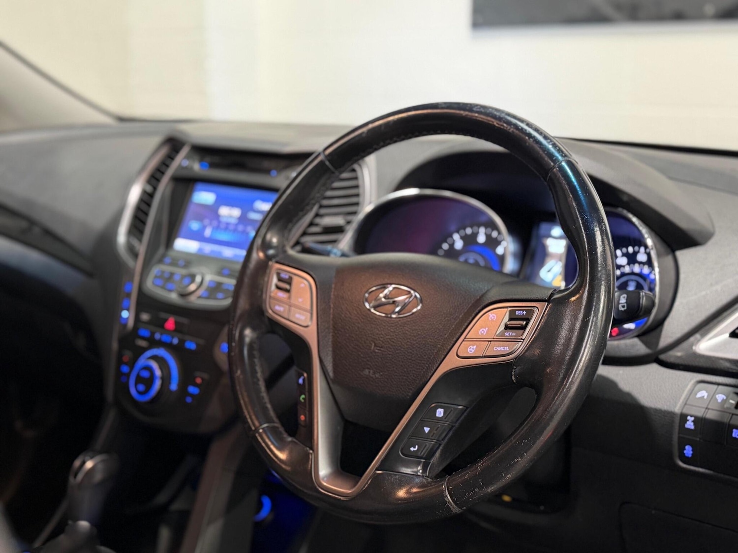 Used Hyundai Santa Fe 2014 for sale - 77909265: Photo 24