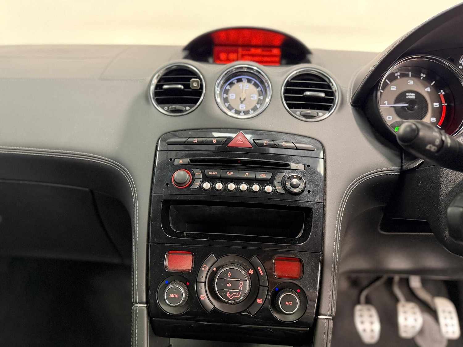 Used Peugeot RCZ 2013 for sale - 78170230: Photo 17