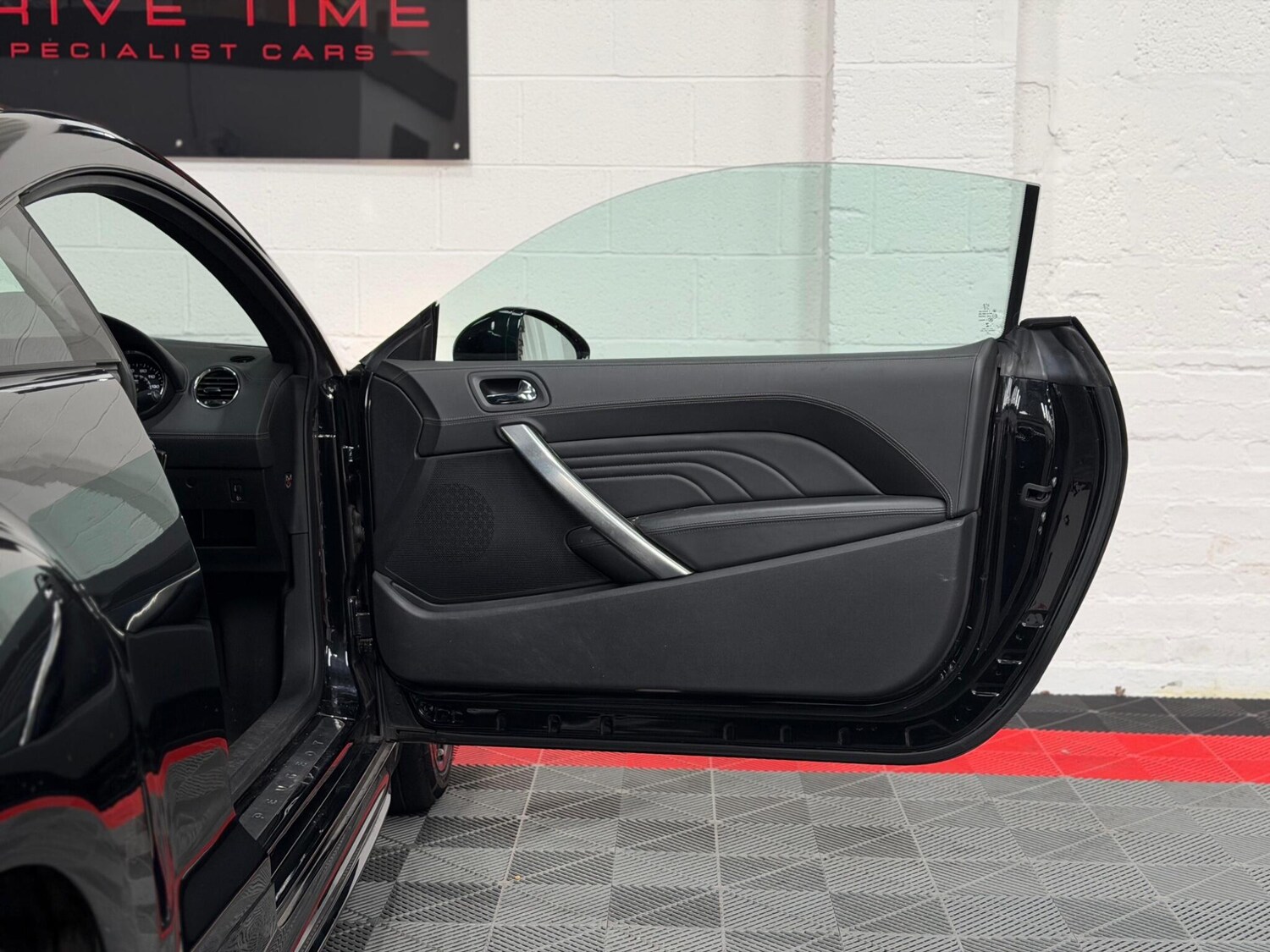 Used Peugeot RCZ 2013 for sale - 78170230: Photo 24