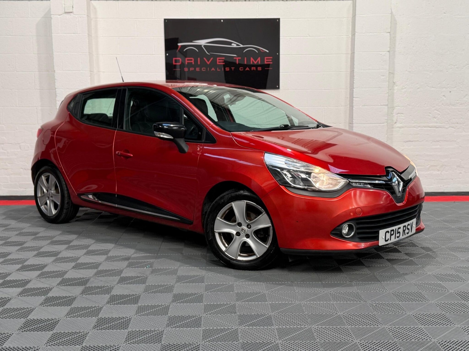 Used Renault Clio 2015 for sale - 76645988: Photo 1