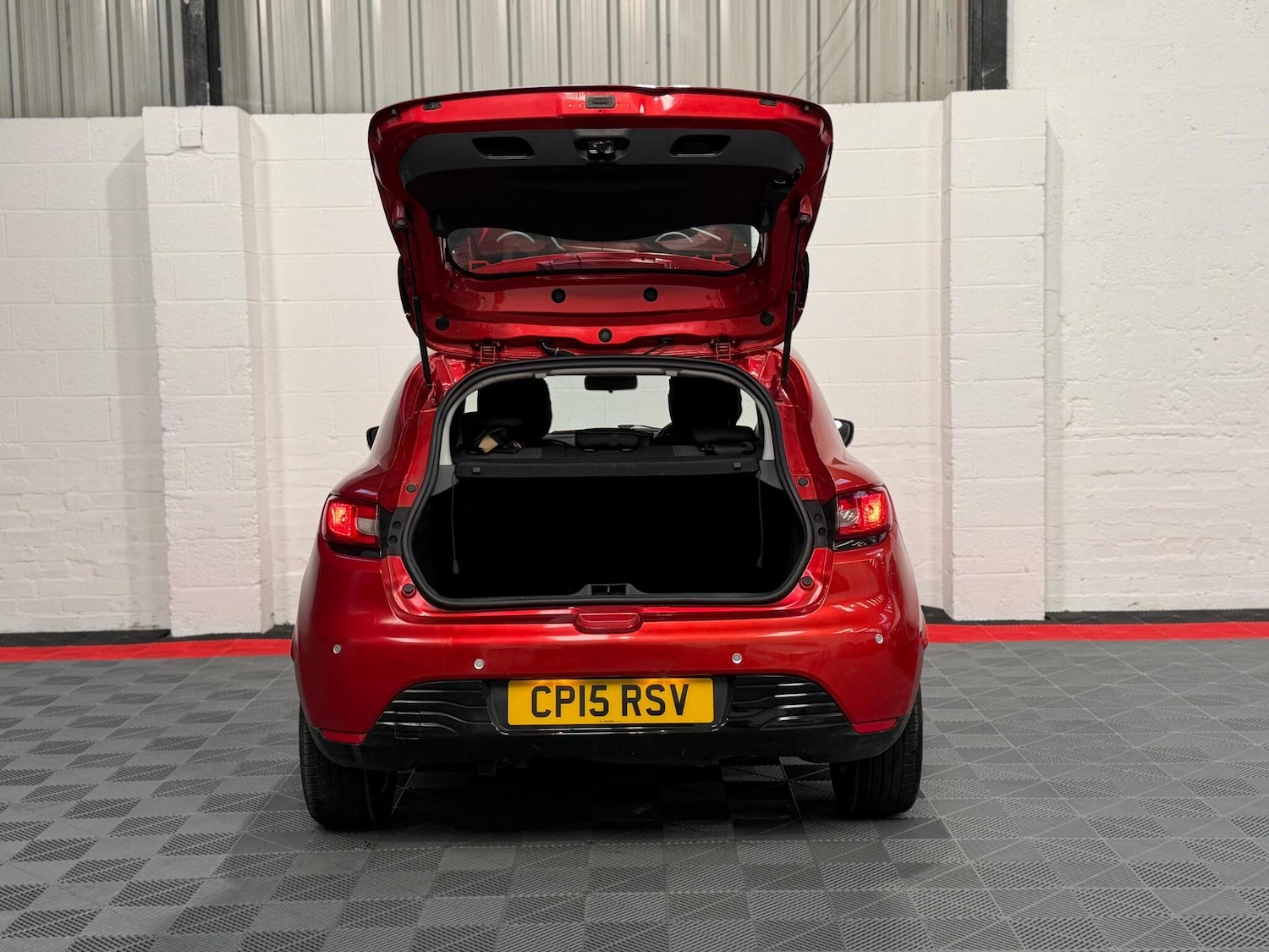 Used Renault Clio 2015 for sale - 76645988: Photo 10