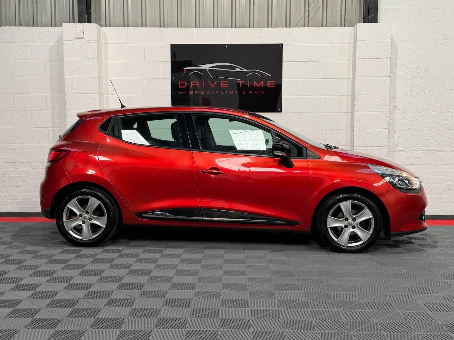 Used Renault Clio 2015 for sale - 76645988: Photo 11