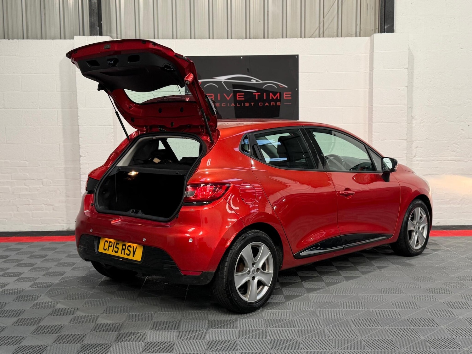 Used Renault Clio 2015 for sale - 76645988: Photo 12