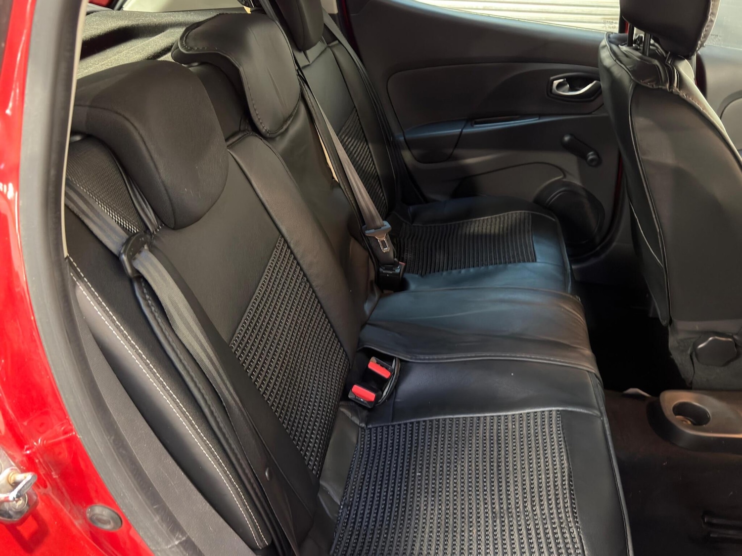 Used Renault Clio 2015 for sale - 76645988: Photo 20