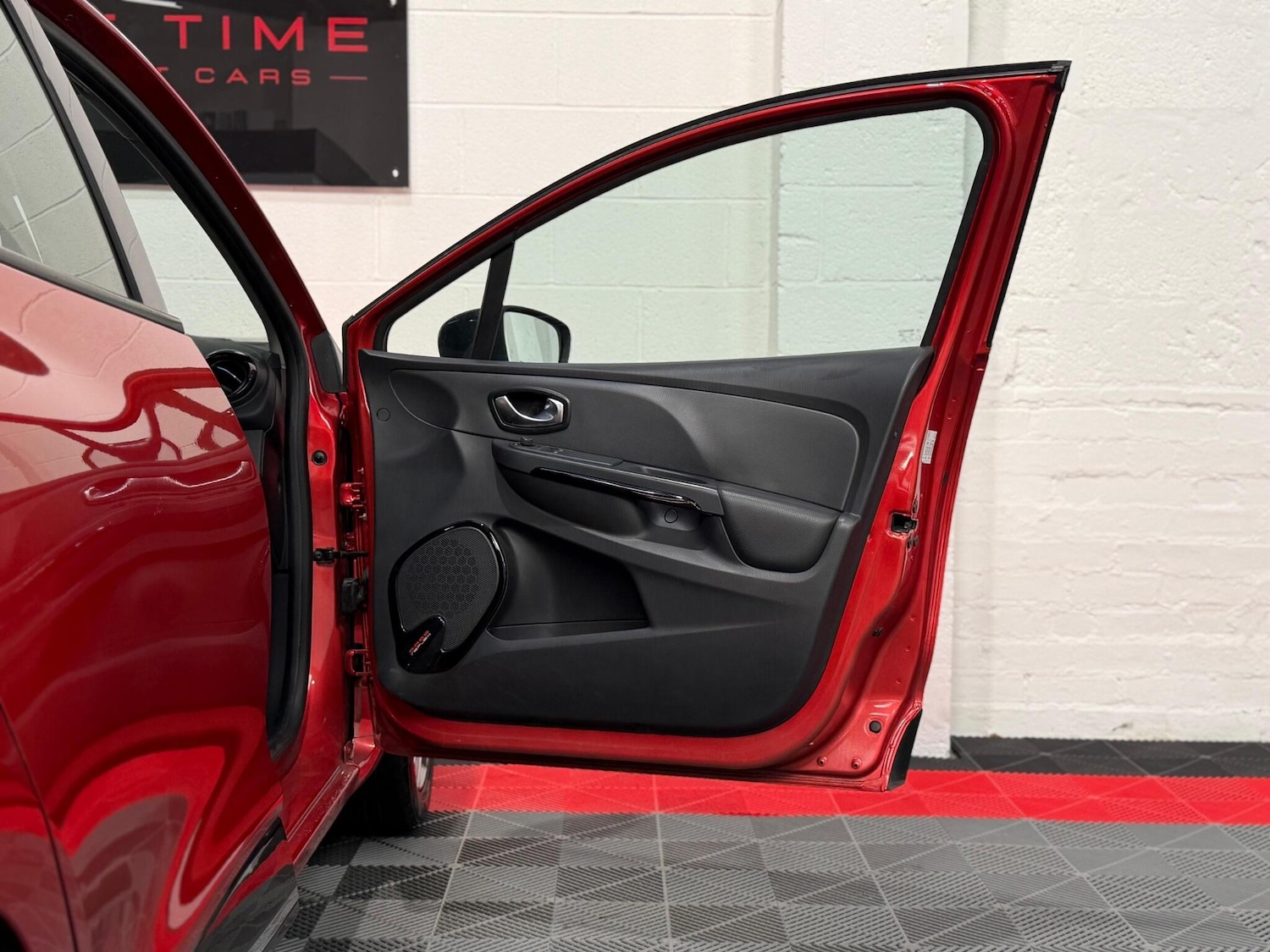 Used Renault Clio 2015 for sale - 76645988: Photo 26