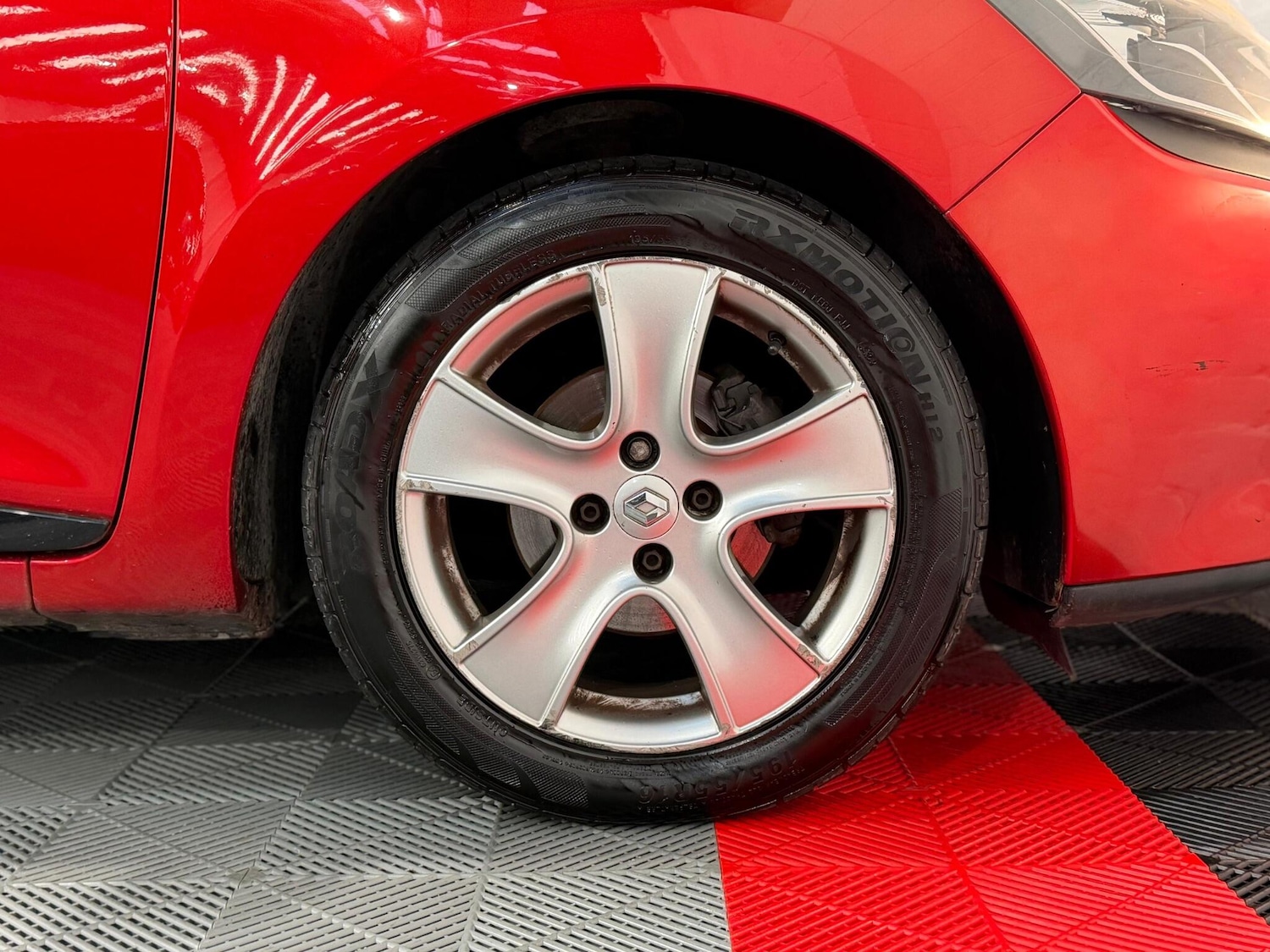 Used Renault Clio 2015 for sale - 76645988: Photo 29