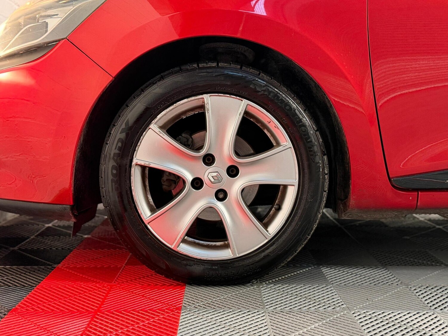 Used Renault Clio 2015 for sale - 76645988: Photo 30