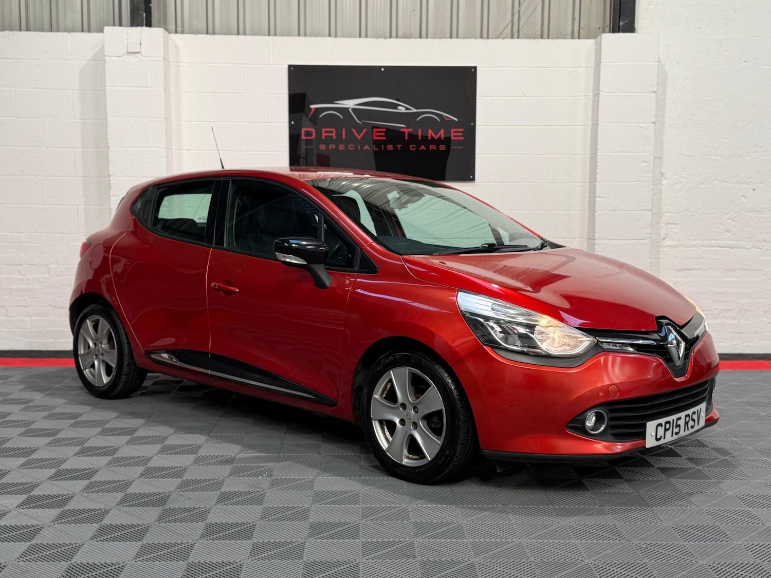 Used Renault Clio 2015 for sale - 76645988: Photo 5