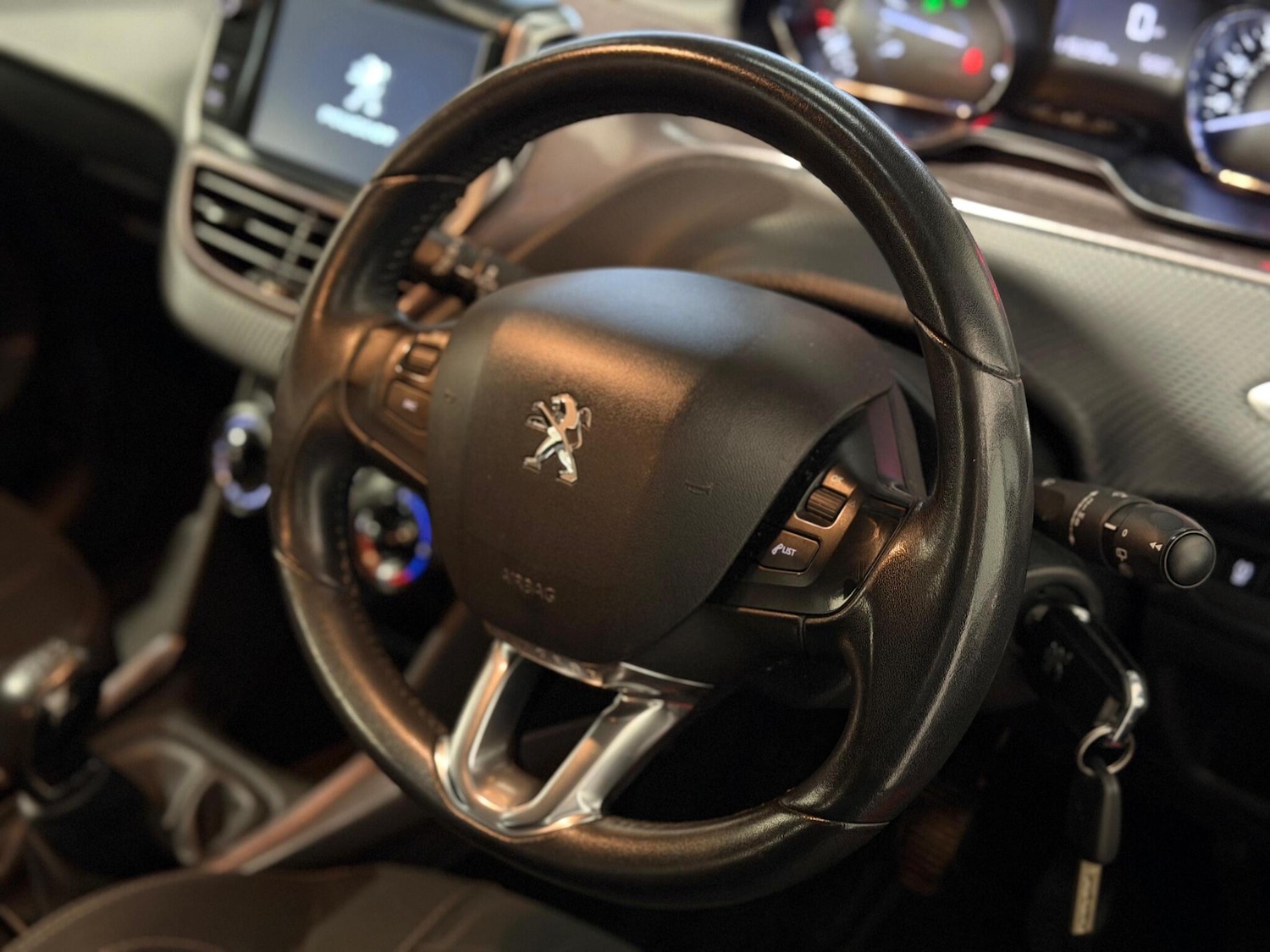 Used Peugeot 2008 2015 for sale - 76886710: Photo 21