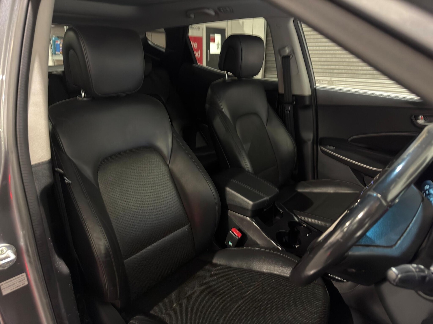 Used Hyundai Santa Fe 2014 for sale - 76926587: Photo 17