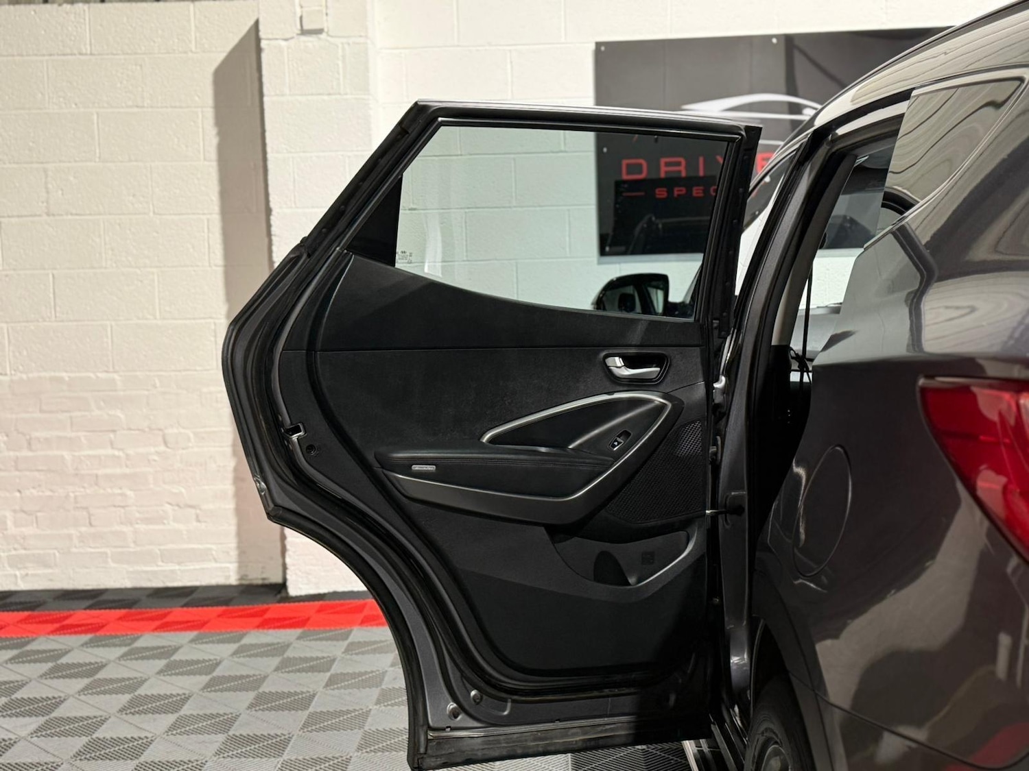 Used Hyundai Santa Fe 2014 for sale - 76926587: Photo 19