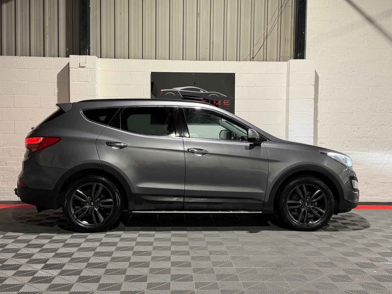 Used Hyundai Santa Fe 2014 for sale - 76926587: Photo 2