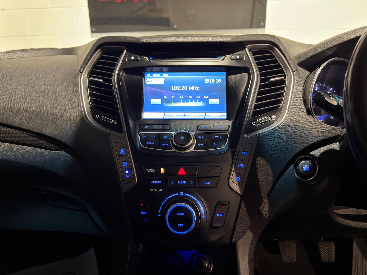 Used Hyundai Santa Fe 2014 for sale - 76926587: Photo 26